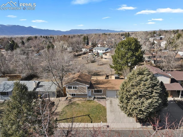 bird's eye view with a mountain view