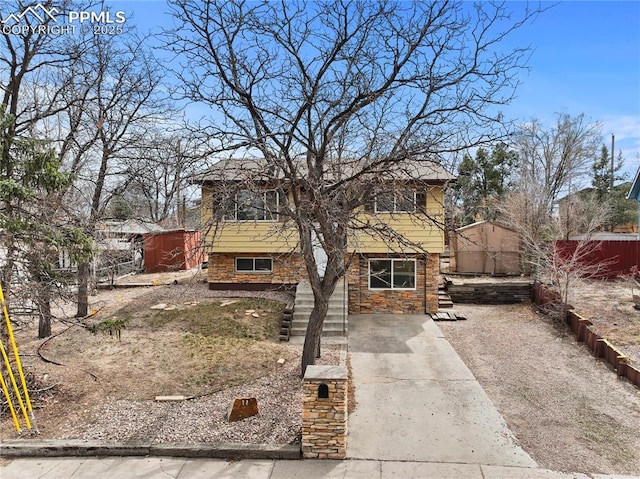 4127 Bent Dr, Colorado Springs, CO 80909 - view of front of home with fence