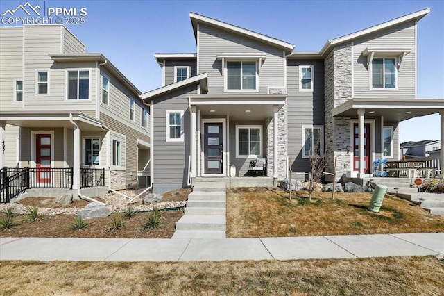 view of front of home with covered porch