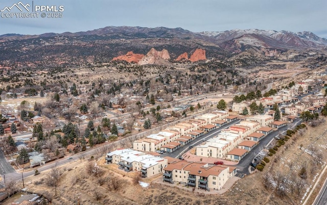 bird's eye view featuring a mountain view