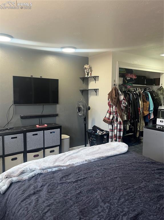 bedroom with a closet