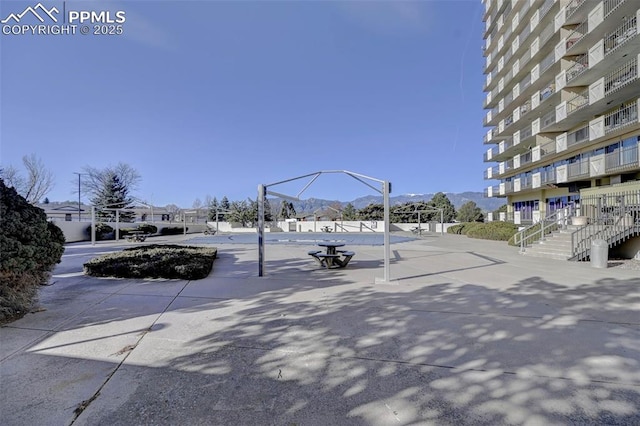 view of property's community featuring a mountain view