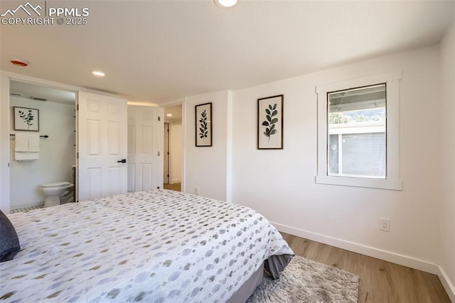 bedroom featuring visible vents, light wood-style flooring, recessed lighting, connected bathroom, and baseboards