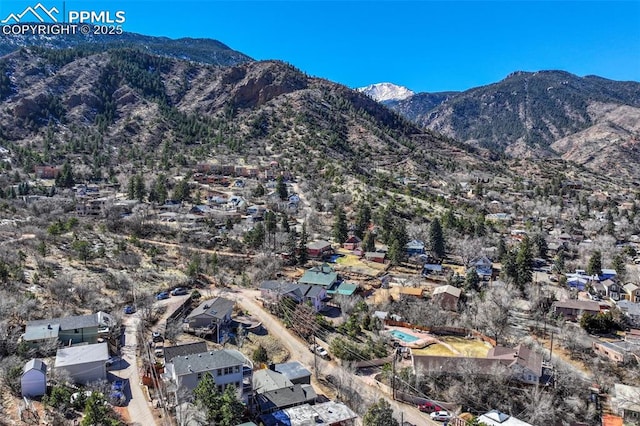 bird's eye view featuring a mountain view