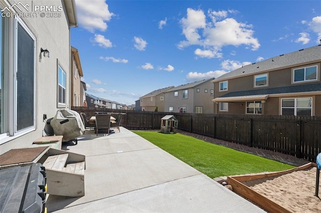 8040 Barraport Dr, Colorado Springs, CO 80908 - view of patio with a fenced backyard and a residential view