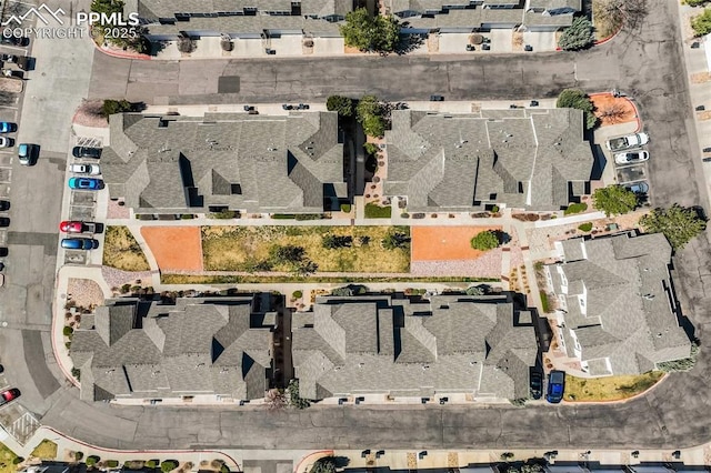 birds eye view of property featuring a residential view