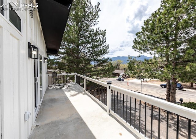 1021 Pioneer Ln, Colorado Springs, CO 80904 - balcony featuring a mountain view