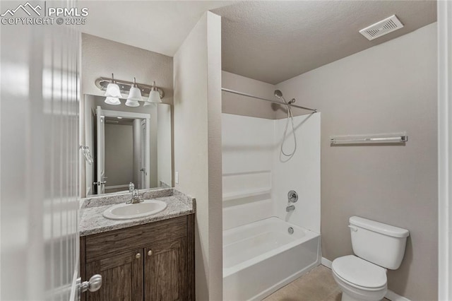 4691 Pleasant Port Vw, Colorado Springs, CO 80911 - full bath with shower / bathing tub combination, vanity, toilet, baseboards, and visible vents