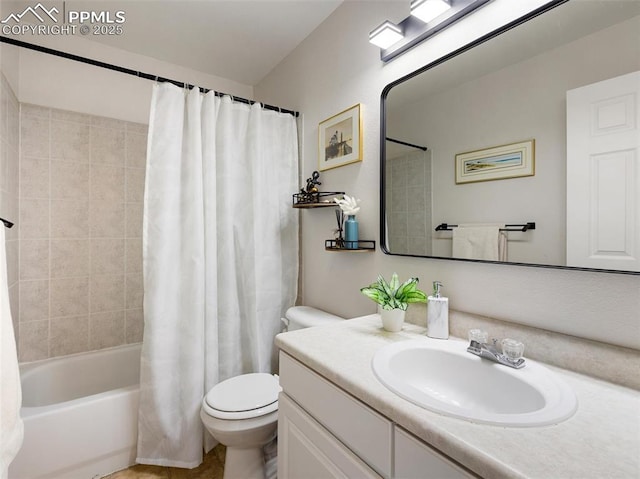 bathroom featuring shower / tub combo with curtain, vanity, and toilet