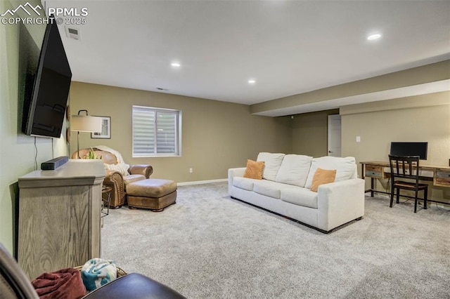 living area with baseboards, recessed lighting, visible vents, and carpet