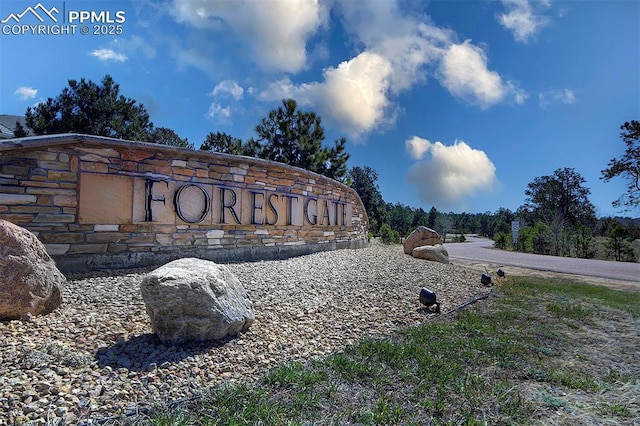 view of community / neighborhood sign