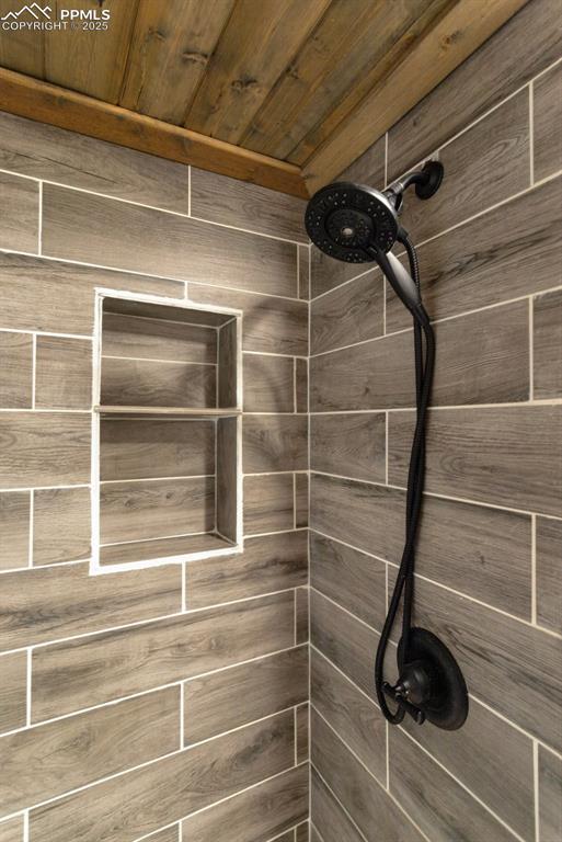 1209 W Bijou St, Colorado Springs, CO 80904 - details with a tile shower