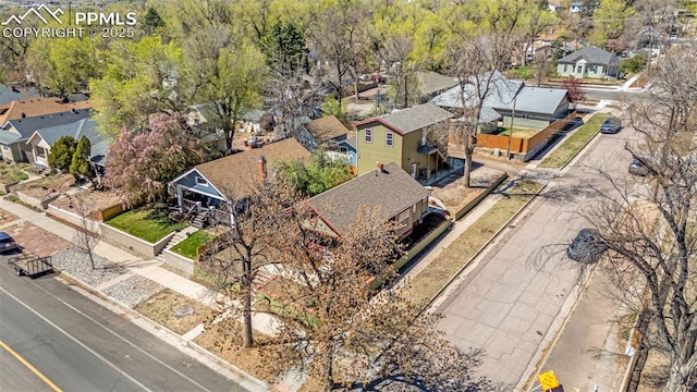 birds eye view of property featuring a residential view