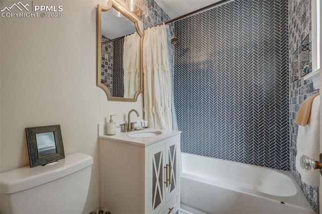 519 W Bijou St, Colorado Springs, CO 80905 - full bathroom featuring vanity, toilet, and shower / tub combo with curtain