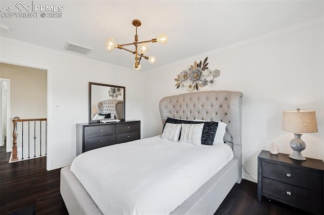 bedroom featuring visible vents, crown molding, a chandelier, and dark wood-style floors
