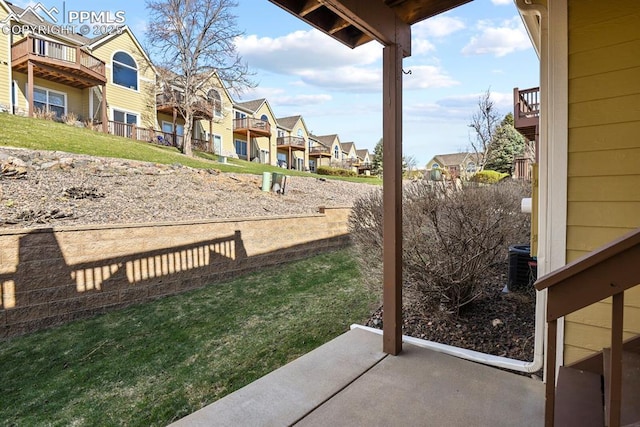 view of yard with a residential view