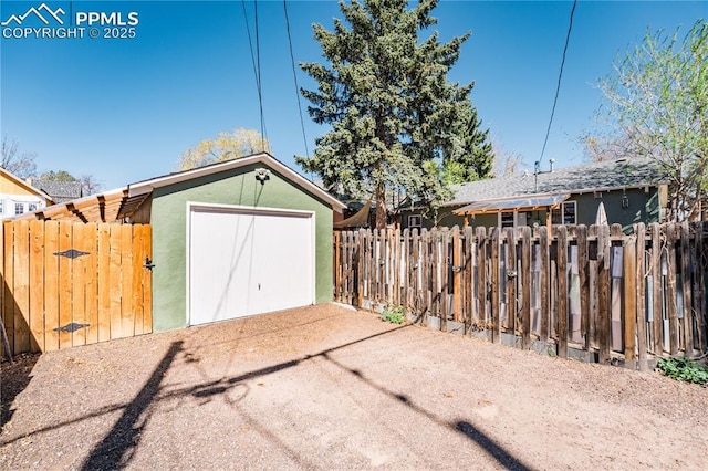 413 E Fontanero St, Colorado Springs, CO 80907 - garage with fence