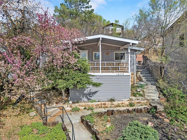 1624 Cheyenne Blvd, Colorado Springs, CO 80906 - view of front facade with stairway