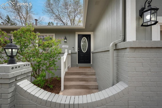 view of property entrance