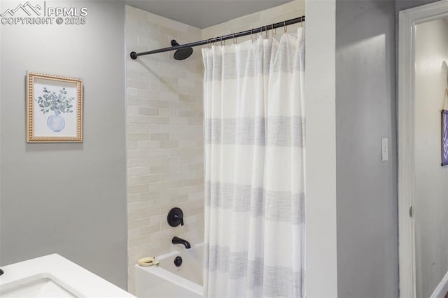 full bath with shower / bath combo