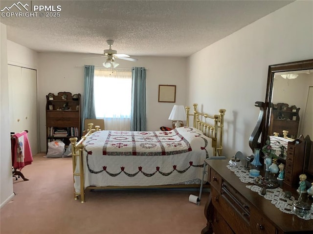 6905 Chippewa Rd, Colorado Springs, CO 80915 - bedroom featuring carpet floors, a textured ceiling, and ceiling fan