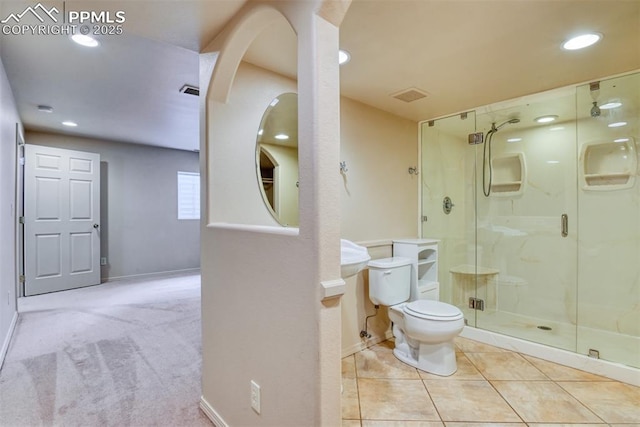 full bath with visible vents, toilet, baseboards, recessed lighting, and a stall shower