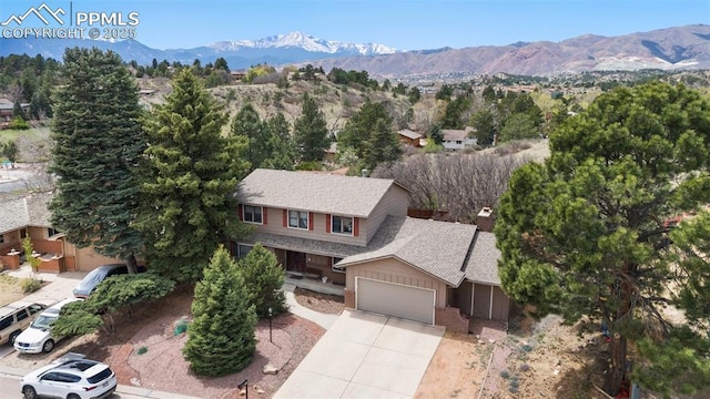 6820 Dauntless Ct, Colorado Springs, CO 80919 - drone / aerial view featuring a mountain view