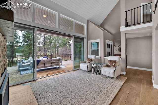 sunroom / solarium featuring visible vents