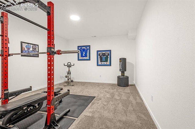 workout room with baseboards, carpet flooring, and recessed lighting