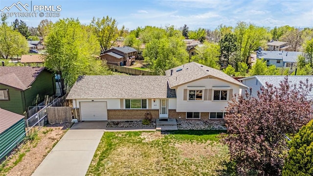 bird's eye view with a residential view