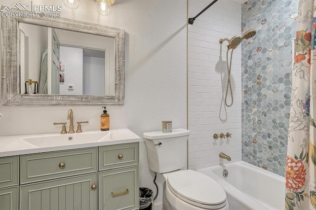 16440 Eastonville Rd, Elbert, CO 80106 - full bathroom featuring shower / bath combo with shower curtain, vanity, and a textured wall