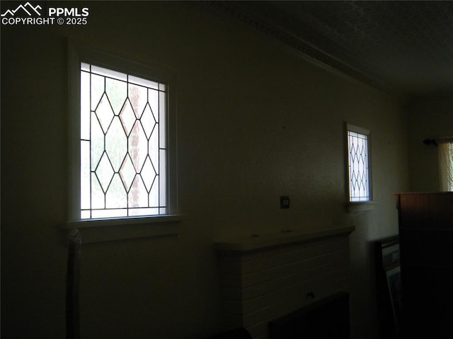 415 Veta Ave, Pueblo, CO 81004 - room details featuring ornamental molding