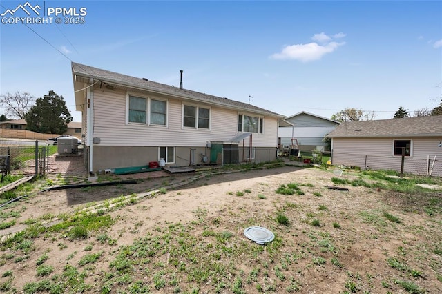 1416 N Foote Ave, Colorado Springs, CO 80909 - back of property with fence
