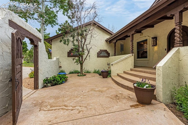 17995 Minglewood Trl, Monument, CO 80132 - view of patio featuring entry steps