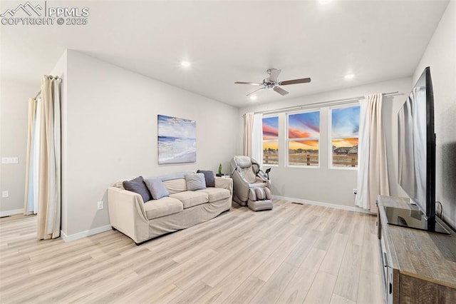 8093 Yellowleaf Pl, Colorado Springs, CO 80908 - living area featuring light wood-type flooring, baseboards, ceiling fan, and recessed lighting