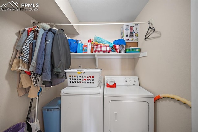 7136 Purple Thistle Ct, Colorado Springs, CO 80922 - laundry area with separate washer and dryer