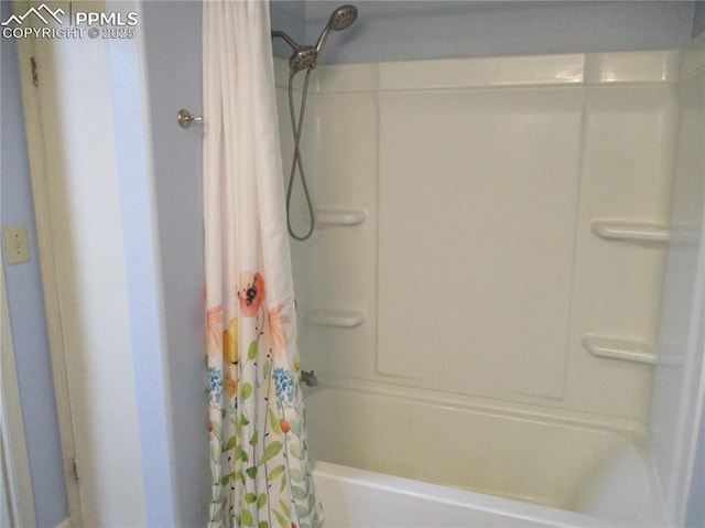 full bath with shower / tub combo