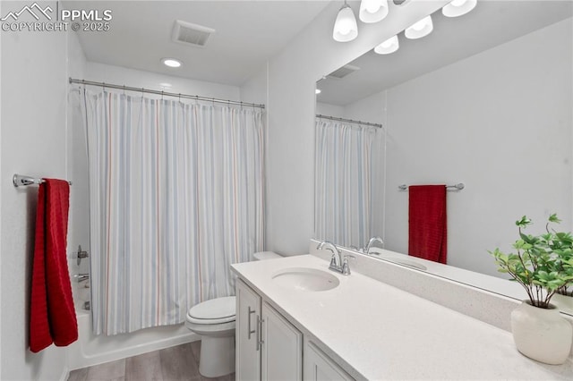 16422 Mountain Flax Dr, Monument, CO 80132 - full bath with vanity, wood finished floors, and shower / bath combo