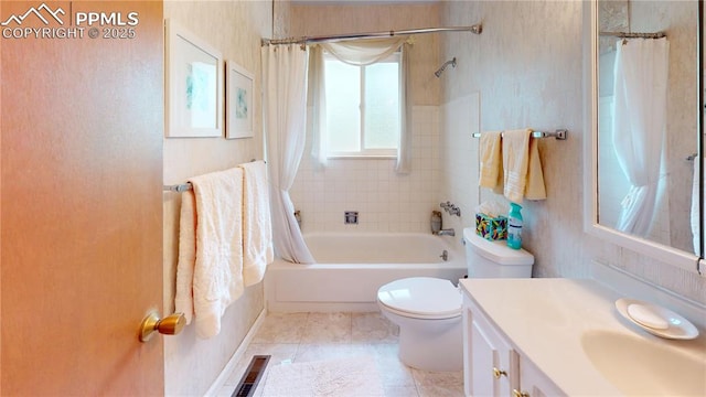 4012 Maxwell Pl, Colorado Springs, CO 80909 - full bathroom with vanity, toilet, and shower / bathtub combination with curtain