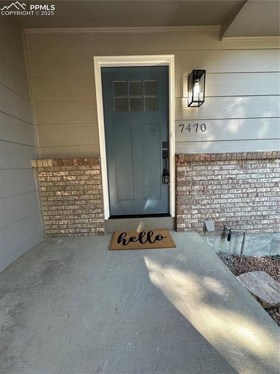 view of entrance to property