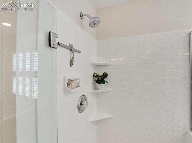 2209 Gilpin Ave, Colorado Springs, CO 80910 - bathroom view of tiled shower