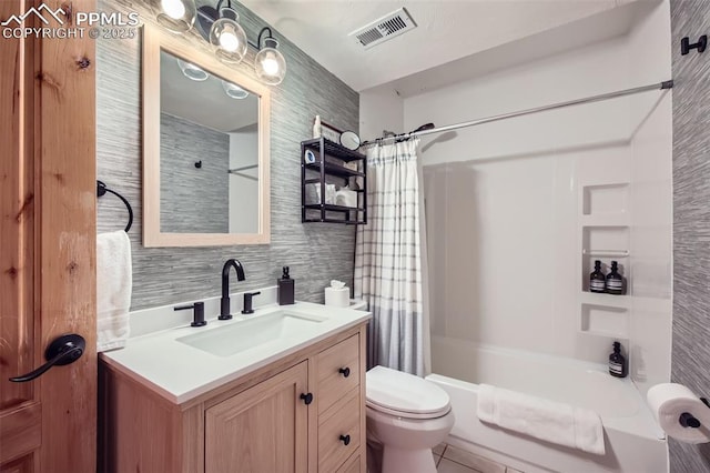 1978 High Chateau Rd, Florissant, CO 80816 - full bathroom featuring toilet, shower / bath combo, vanity, and tasteful backsplash