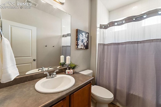 7890 Treehouse Ter, Fountain, CO 80817 - full bath with vanity and a shower with shower curtain