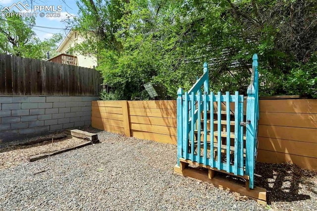 717 W Monroe St, Colorado Springs, CO 80907 - view of yard with fence