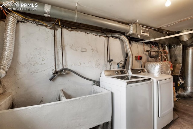 206 N 4th St, Victor, CO 80860 - laundry area featuring washer and dryer