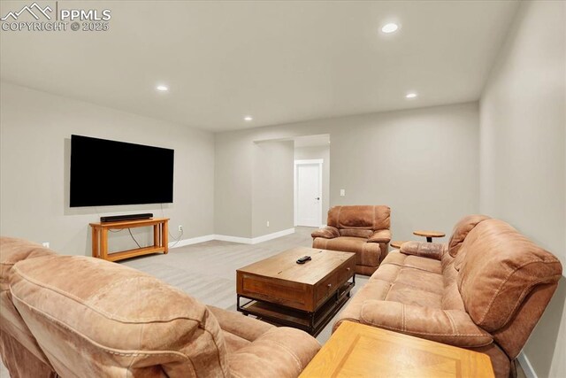 7871 Bannockburn Trl, Colorado Springs, CO 80908 - living area featuring carpet flooring, recessed lighting, and baseboards