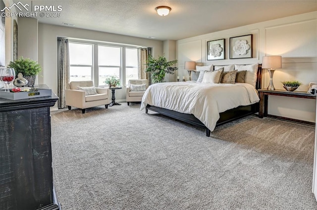 bedroom with carpet