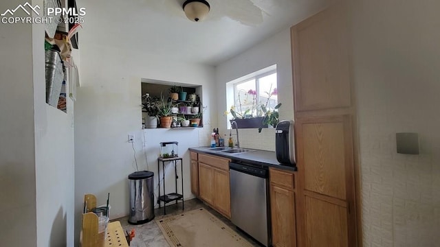 2733 5th Ave, Pueblo, CO 81003 - bar featuring dishwasher and a sink