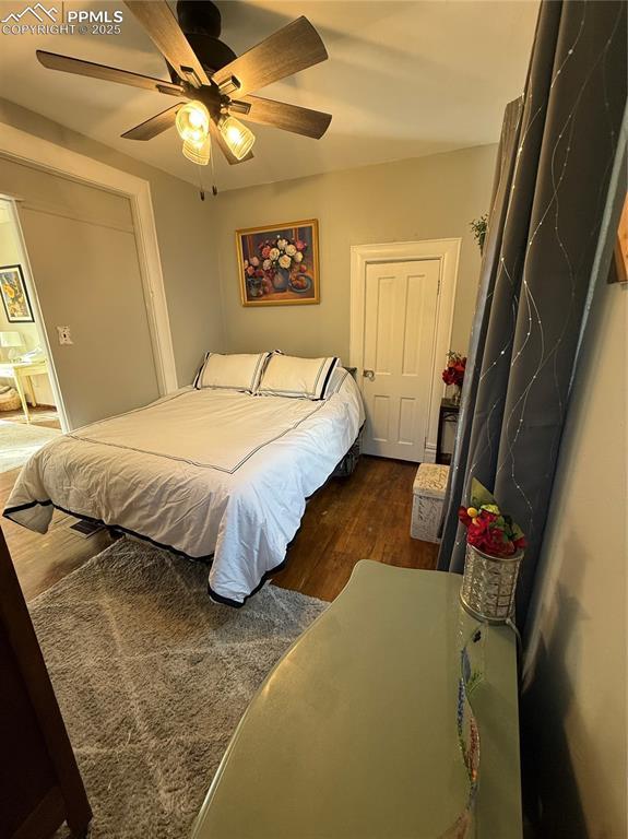 2932 W Kiowa St, Colorado Springs, CO 80904 - bedroom featuring dark wood-style flooring and ceiling fan