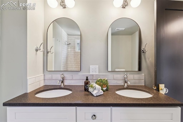 825 N Wahsatch Ave, Colorado Springs, CO 80903 - bathroom with double vanity